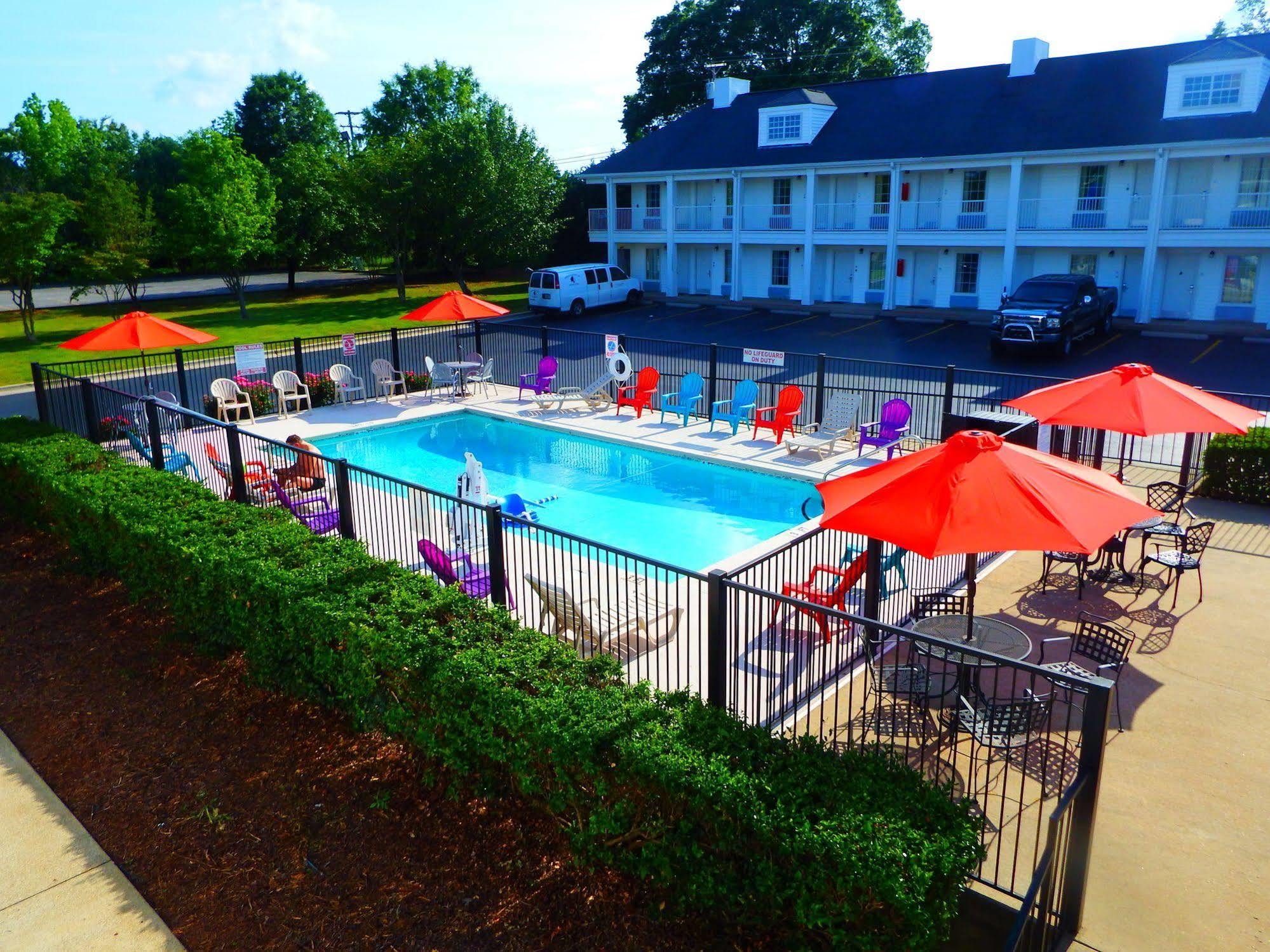 Baymont By Wyndham Florence/Muscle Shoals Екстериор снимка